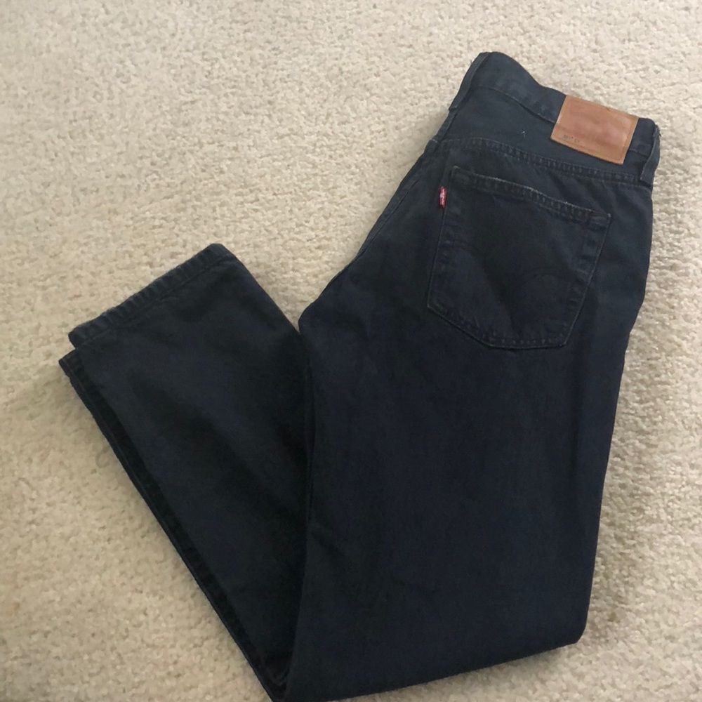 Levi’s black boyfriend jeans